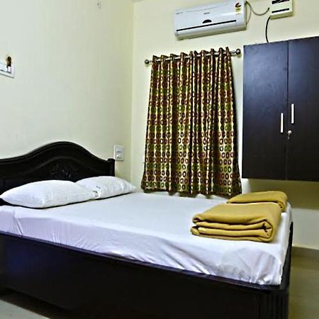 Reva Guest House Tirupati Zewnętrze zdjęcie